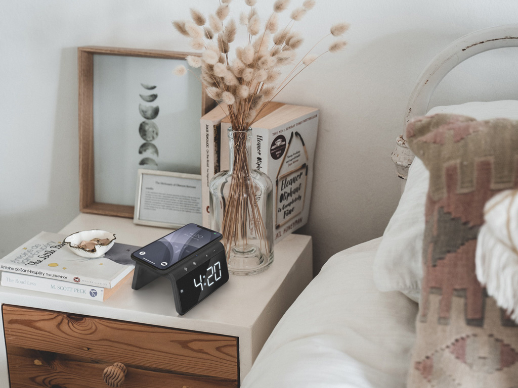 Réveil Numérique avec chargeur sans fil - Double Réveil - Veilleuse et Lumière de Réveil (HCG019QI-BA) – Image 3