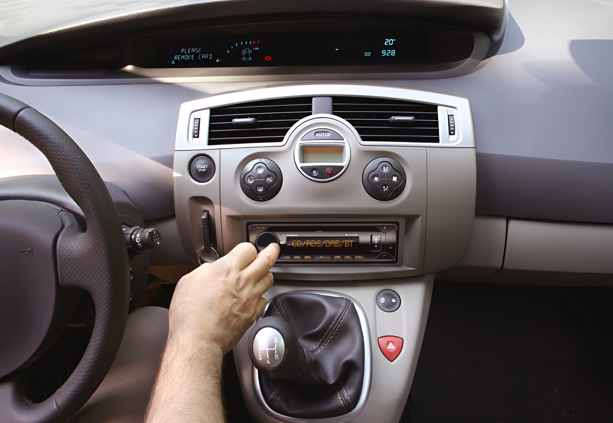 Autoradio mit Bluetooth® Technologie und DAB+ - CD/USB/SD 4x75Watt - Schwarz (RCD238DAB-BT) - Afbeelding 4